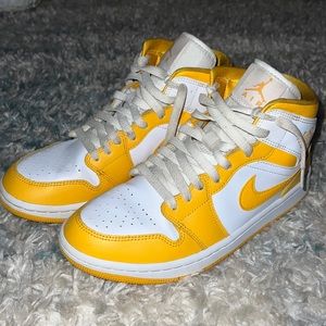 Air Jordan 1 Mid